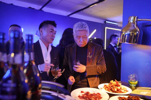 时尚先生盛典在上海举办 美食家顾佳斌获颁“年度公益人物“称号第12张图片