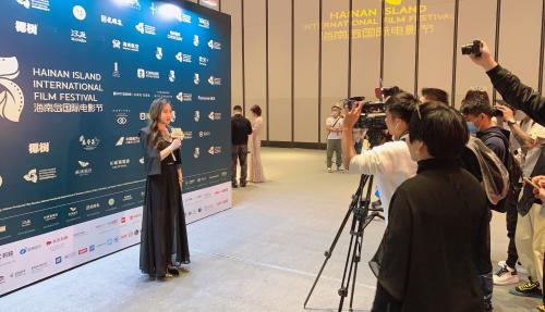 导演张帆亮相第三届海南岛国际电影节开幕，为新作《特攻少女》宣传第4张图片